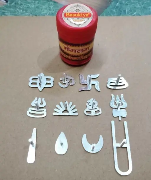 12 Chandan Tilak Stamp Forehead With Manglam Rakt Chandan Box
